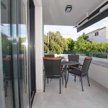 Vila Stella - Crowonder Luxury Rent *