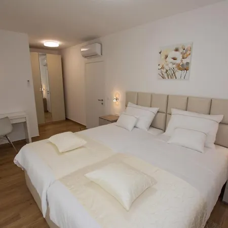 Stella - Crowonder Luxury Rent *