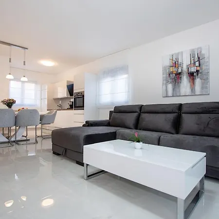 Stella - Crowonder Luxury Rent Βίλα