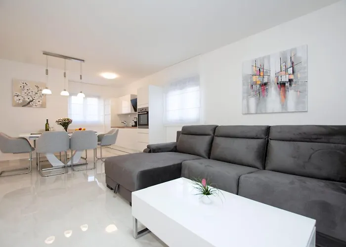 Stella - Crowonder Luxury Rent Villa *