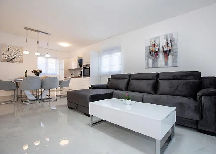Stella - Crowonder Luxury Rent Villa