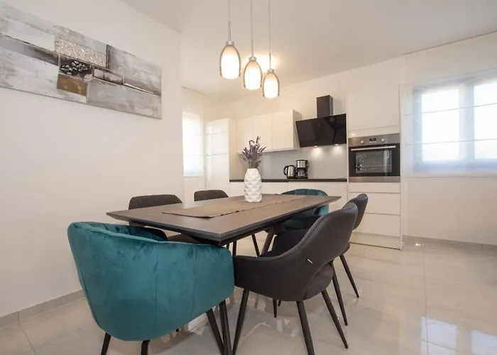 Stella - Crowonder Luxury Rent Willa Turanj