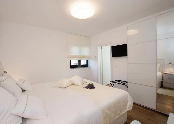 Stella - Crowonder Luxury Rent *