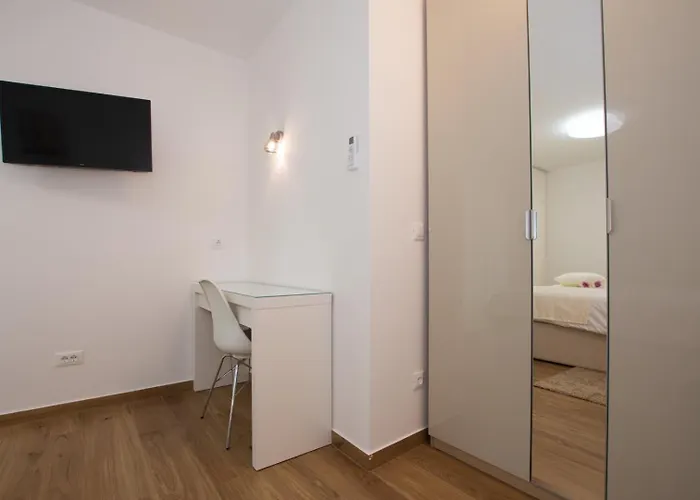 Stella - Crowonder Luxury Rent Turanj