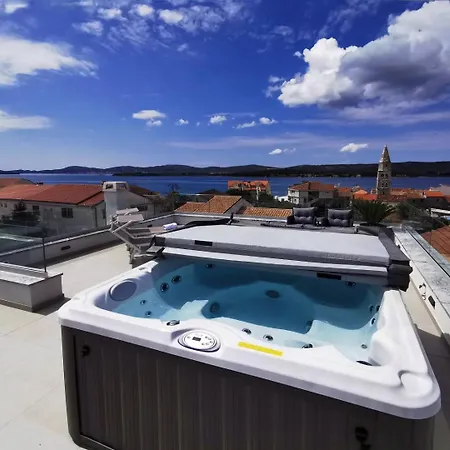 Stella - Crowonder Luxury Rent *