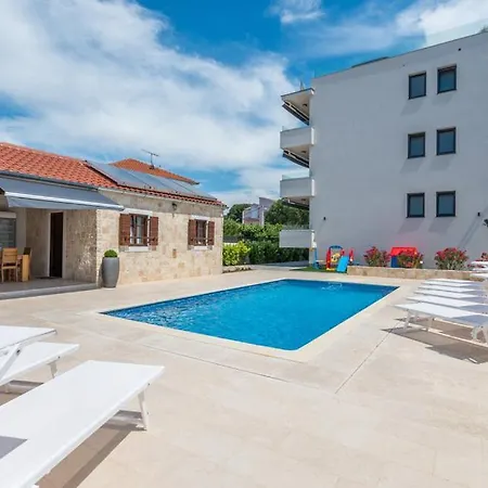 Villa Stella - Crowonder Luxury Rent Turanj