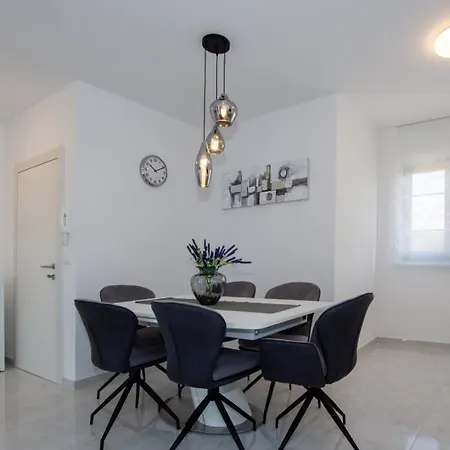 Stella - Crowonder Luxury Rent Villa Turanj