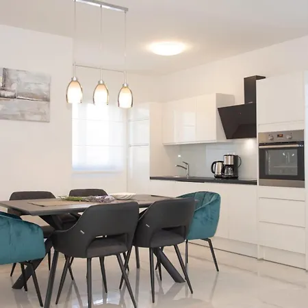 Stella - Crowonder Luxury Rent Villa