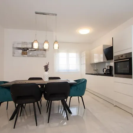 Stella - Crowonder Luxury Rent Villa Turanj