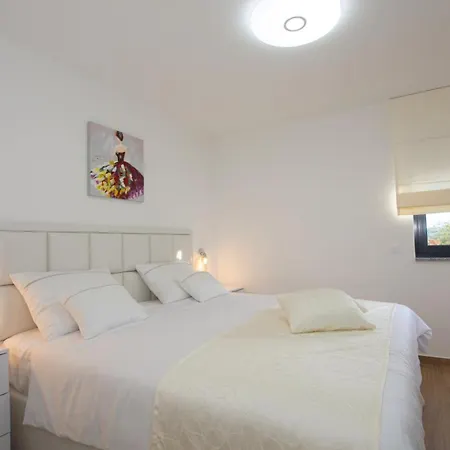 Villa Stella - Crowonder Luxury Rent