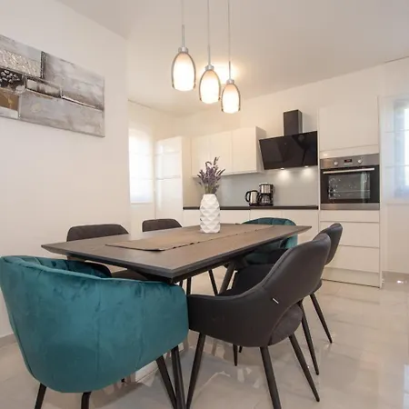 Stella - Crowonder Luxury Rent Villa Turanj