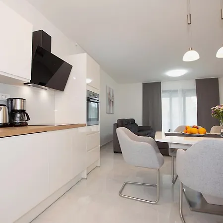 Stella - Crowonder Luxury Rent Villa *