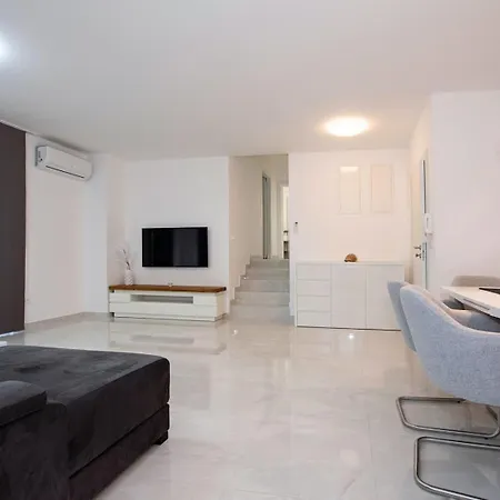 Stella - Crowonder Luxury Rent Villa