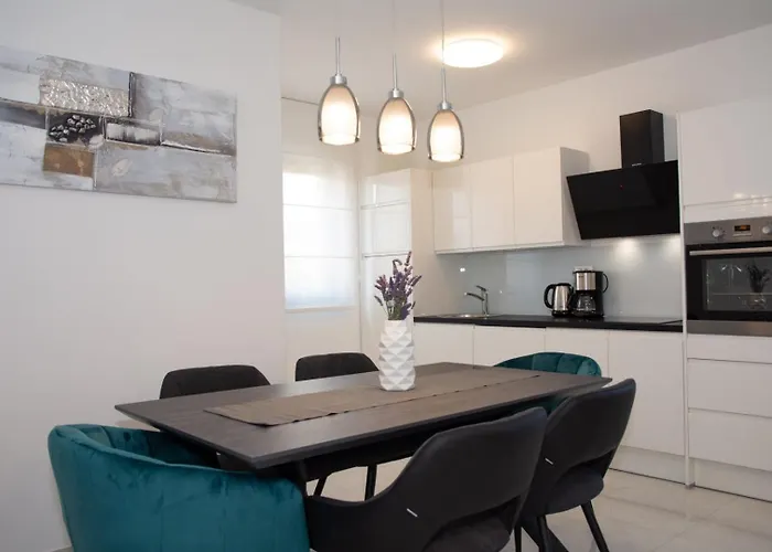 Stella - Crowonder Luxury Rent * Turanj